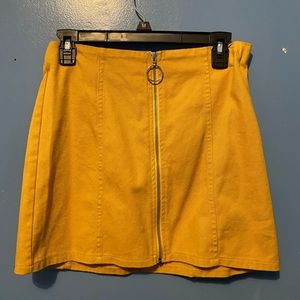 yellow skirt